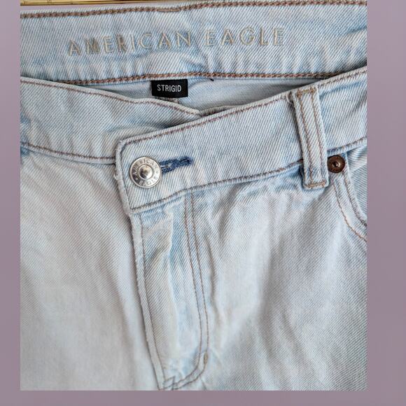 American Eagle High Rise Light Wash Strigid Extra Short Jeans - 8 - Picture 6 of 6